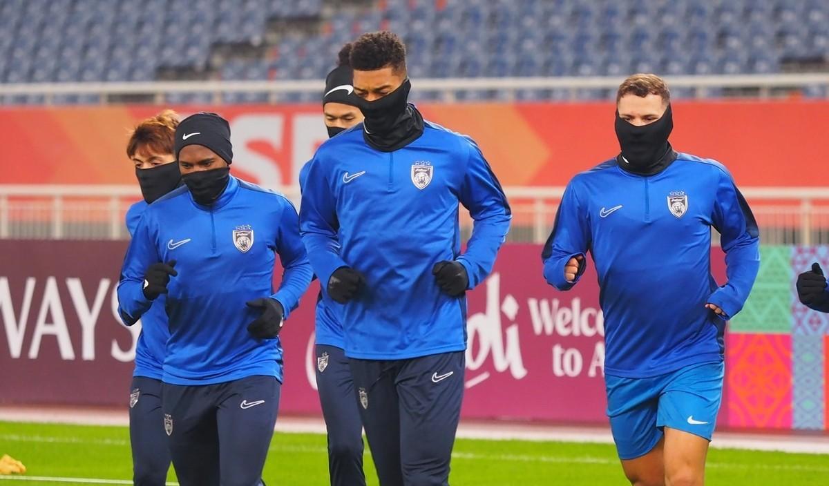 关于CBA常规赛国际比赛日走向成谜，上海申花遗憾出局，媒体盛赞，轮换策略成焦点的信息