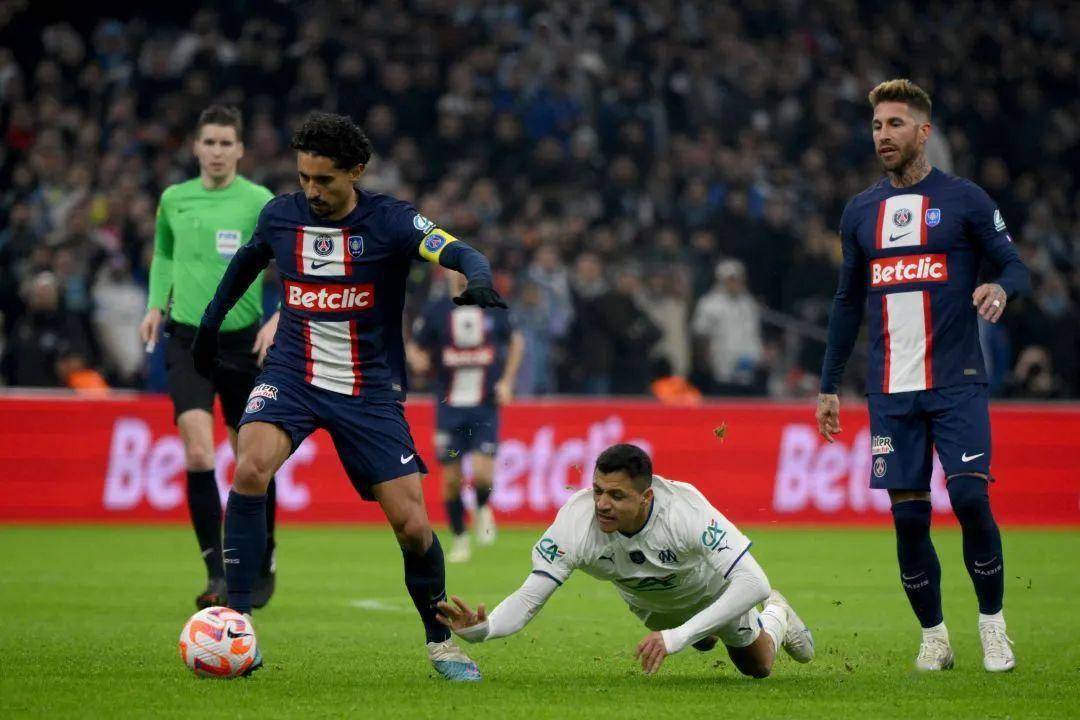 成都蓉城内部会议纪要流出：集结日临场应变；法国杯使命明确；阵容厚度经受考验的简单介绍